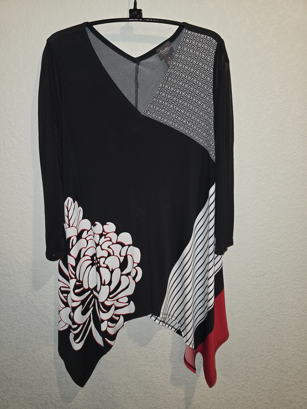Chico's Travelers Asymmetric Floral Geometric Knit Tunic Top - Size 1 (US 8/Medi
